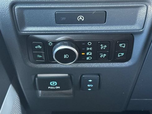 Used 2025 Ford F150 Raptor AWD/4WD image 38