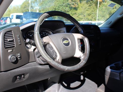 Used 2011 Chevrolet Silverado 2500 LT w/ Interior Plus Package image 15