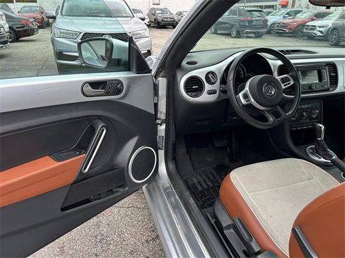 Used 2015 Volkswagen Beetle 1.8T Classic image 9