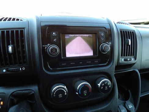Used 2020 RAM ProMaster 2500 w/ Interior Convenience Group FWD image 19