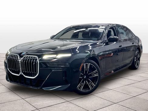 Used 2023 BMW i7 xDrive60 AWD/4WD image 1
