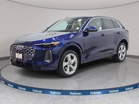 Used 2025 Audi Q5 Premium Plus w/ Premium Plus AWD/4WD image 1