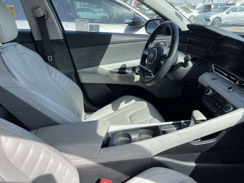 Used 2024 Hyundai Elantra Limited image 5