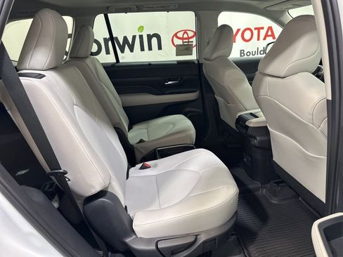 New 2026 Toyota Grand Highlander XLE image 15