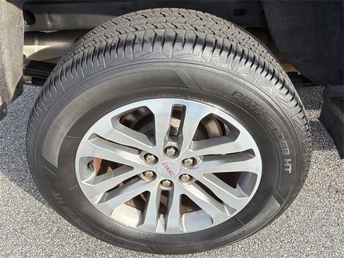 Used 2015 GMC Canyon SLE w/ Nightfall Edition image 17