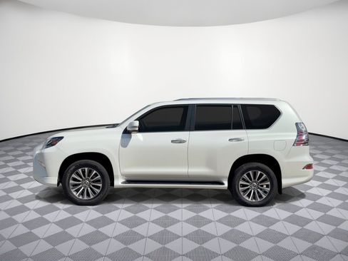 Used 2023 Lexus GX 460 Luxury w/ Accessory Package AWD/4WD image 2