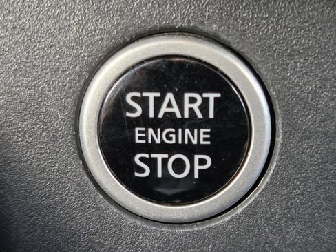 Used 2023 Nissan Rogue SV AWD/4WD image 20