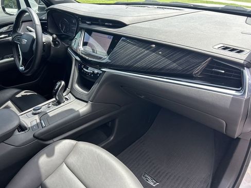 Certified 2023 Cadillac XT6 Premium Luxury image 12