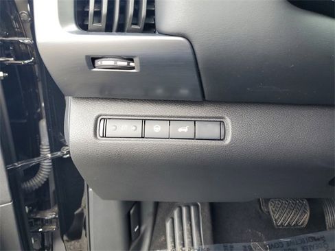 Used 2024 Nissan Pathfinder SL image 15