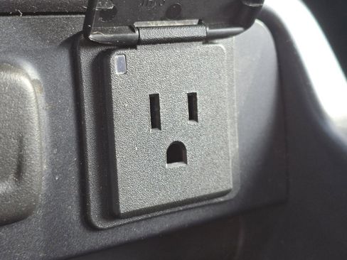 Used 2015 Chevrolet Silverado 1500 LTZ Z71 w/ LTZ Plus Package image 28