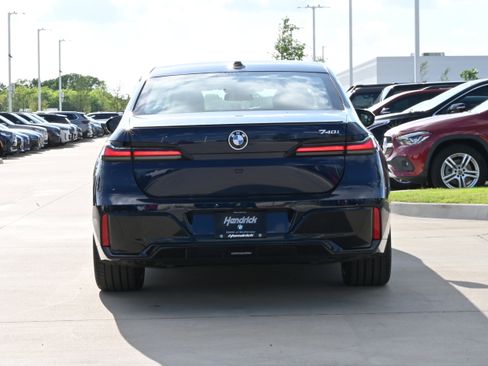 New 2026 BMW 740i image 7
