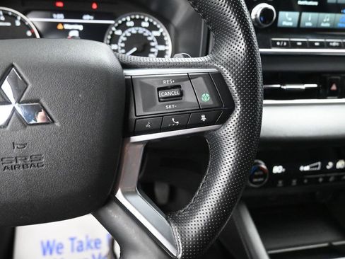 Used 2024 Mitsubishi Outlander SE image 39