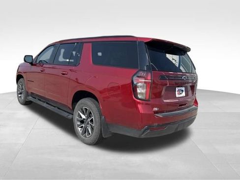 Used 2023 Chevrolet Suburban Z71 w/ Luxury Package AWD/4WD image 5