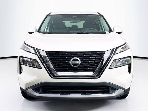 Used 2023 Nissan Rogue SV FWD image 2
