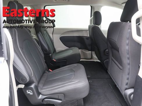 Used 2022 Chrysler Voyager LX image 23