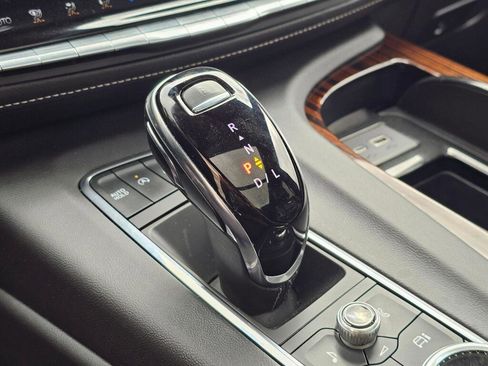 Certified 2023 Cadillac Escalade ESV Premium Luxury AWD/4WD image 41