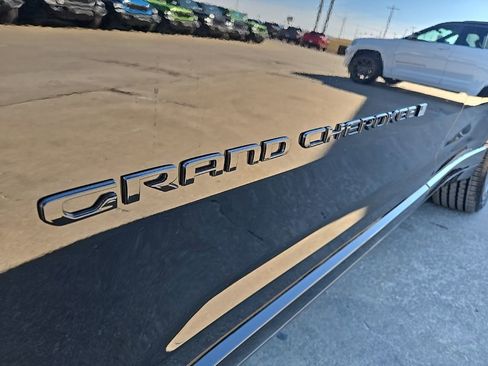 New 2026 Jeep Grand Cherokee L Limited AWD/4WD image 17
