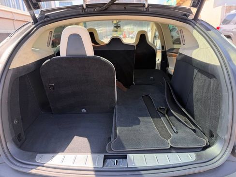 Used 2018 Tesla Model X 75D AWD/4WD image 12