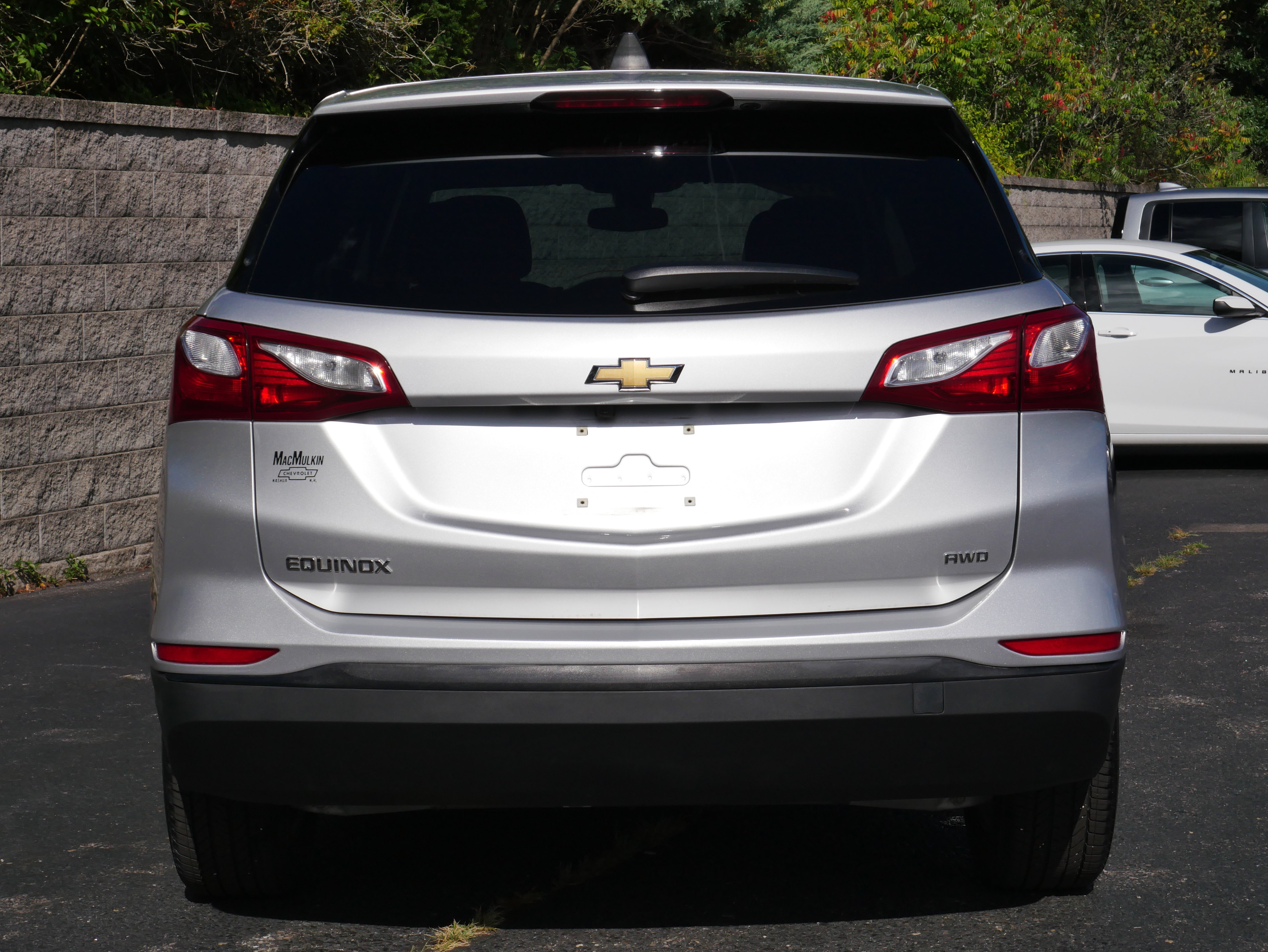 Used 2021 Chevrolet Equinox LS w/ LS Convenience Package AWD/4WD image 5