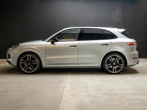 Certified 2022 Porsche Cayenne GTS AWD/4WD image 2
