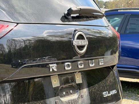 Used 2023 Nissan Rogue SL w/ SL Premium Package image 30