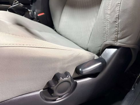 Used 2020 Toyota Tacoma SR5 AWD/4WD image 21