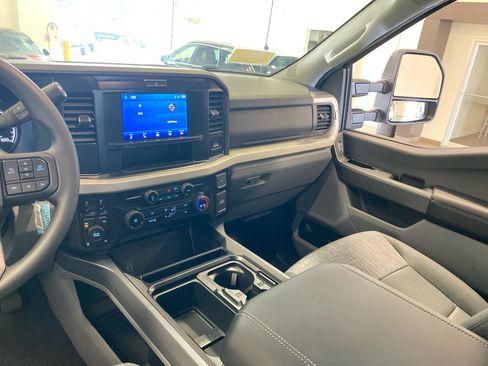 New 2026 Ford F250 XLT w/ FX4 Off-Road Package AWD/4WD image 16