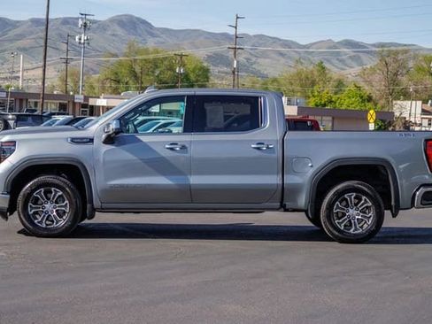 Used 2025 GMC Sierra 1500 SLT AWD/4WD image 3