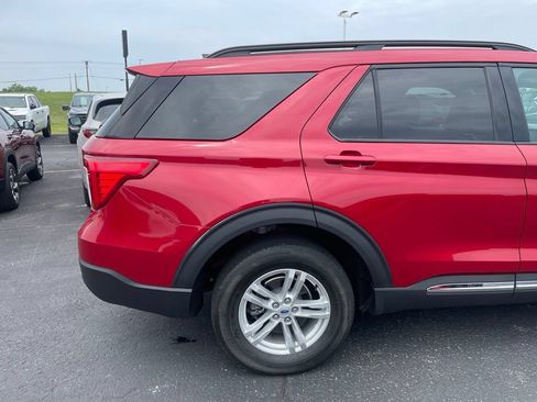 Used 2022 Ford Explorer XLT AWD/4WD image 29
