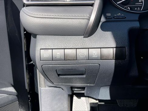 Used 2024 Toyota Camry SE image 36