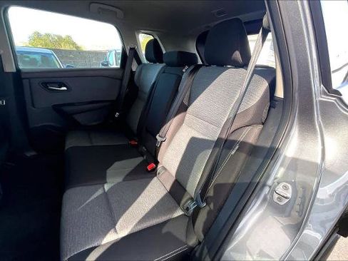 Certified 2023 Nissan Rogue SV image 19