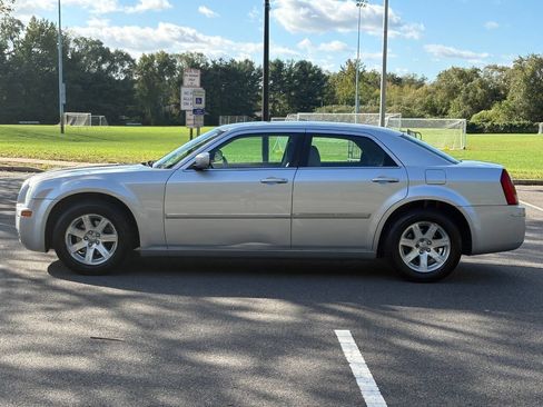 Used 2006 Chrysler 300 Touring image 9