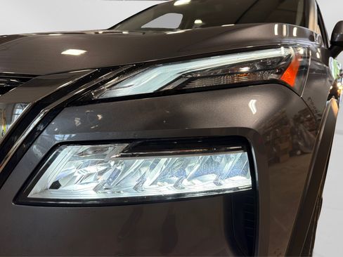 Used 2023 Nissan Rogue SV AWD/4WD image 13