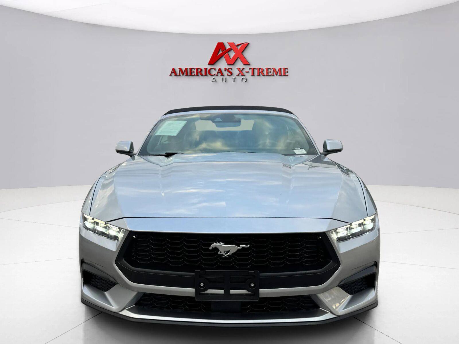 Used 2025 Ford Mustang Premium RWD image 9