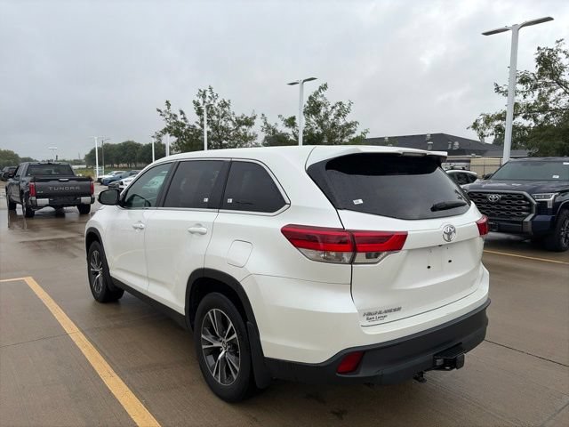 Used 2019 Toyota Highlander LE FWD image 5