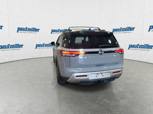 Used 2022 Nissan Pathfinder Platinum w/ Cargo Package AWD/4WD image 9