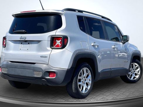 Used 2015 Jeep Renegade Latitude FWD image 13