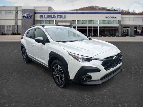 Used 2024 Subaru Crosstrek 2.0i Premium w/ Crosstrek Mirror Package AWD/4WD image 3
