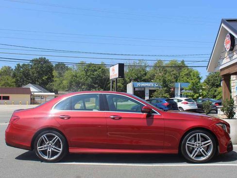 Used 2019 Mercedes-Benz E 300 image 4