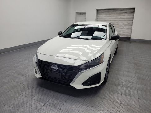 Used 2025 Nissan Altima 2.5 SV FWD image 15