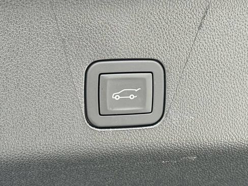 Used 2026 Chevrolet Tahoe High Country AWD/4WD image 20