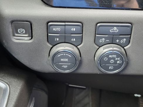 Used 2023 Chevrolet Silverado 1500 LT Trail Boss w/ Convenience Package II image 27