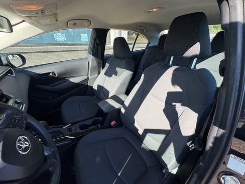 Used 2022 Toyota Corolla LE image 12
