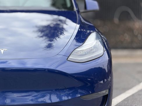 Used 2020 Tesla Model Y Long Range image 5