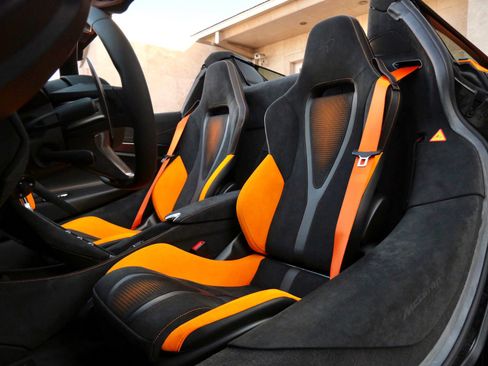 Used 2024 McLaren 750S Spider RWD image 17