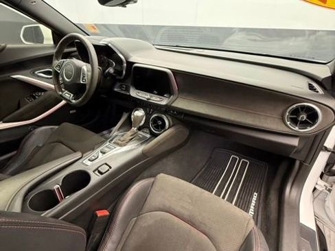 Used 2020 Chevrolet Camaro ZL1 image 41