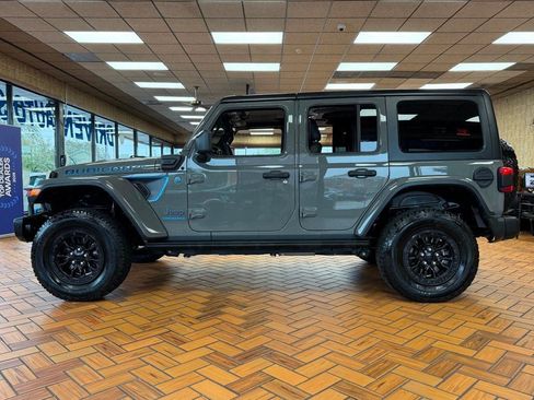 Used 2023 Jeep Wrangler Unlimited Rubicon 4xe AWD/4WD image 5