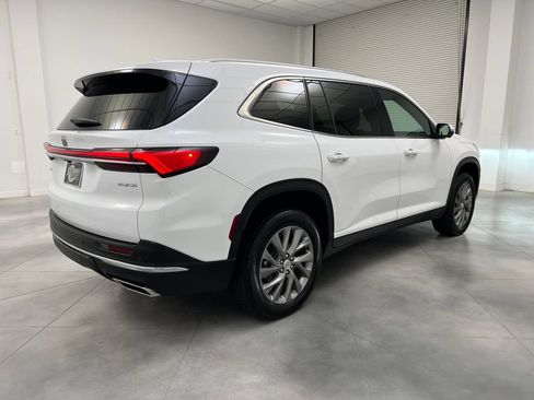 Used 2026 Buick Enclave Preferred FWD image 9