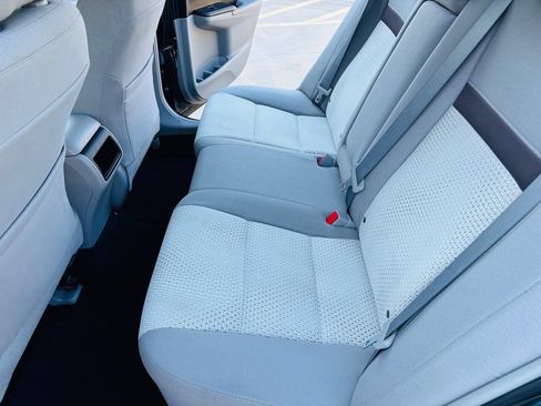 Used 2014 Toyota Camry LE image 12