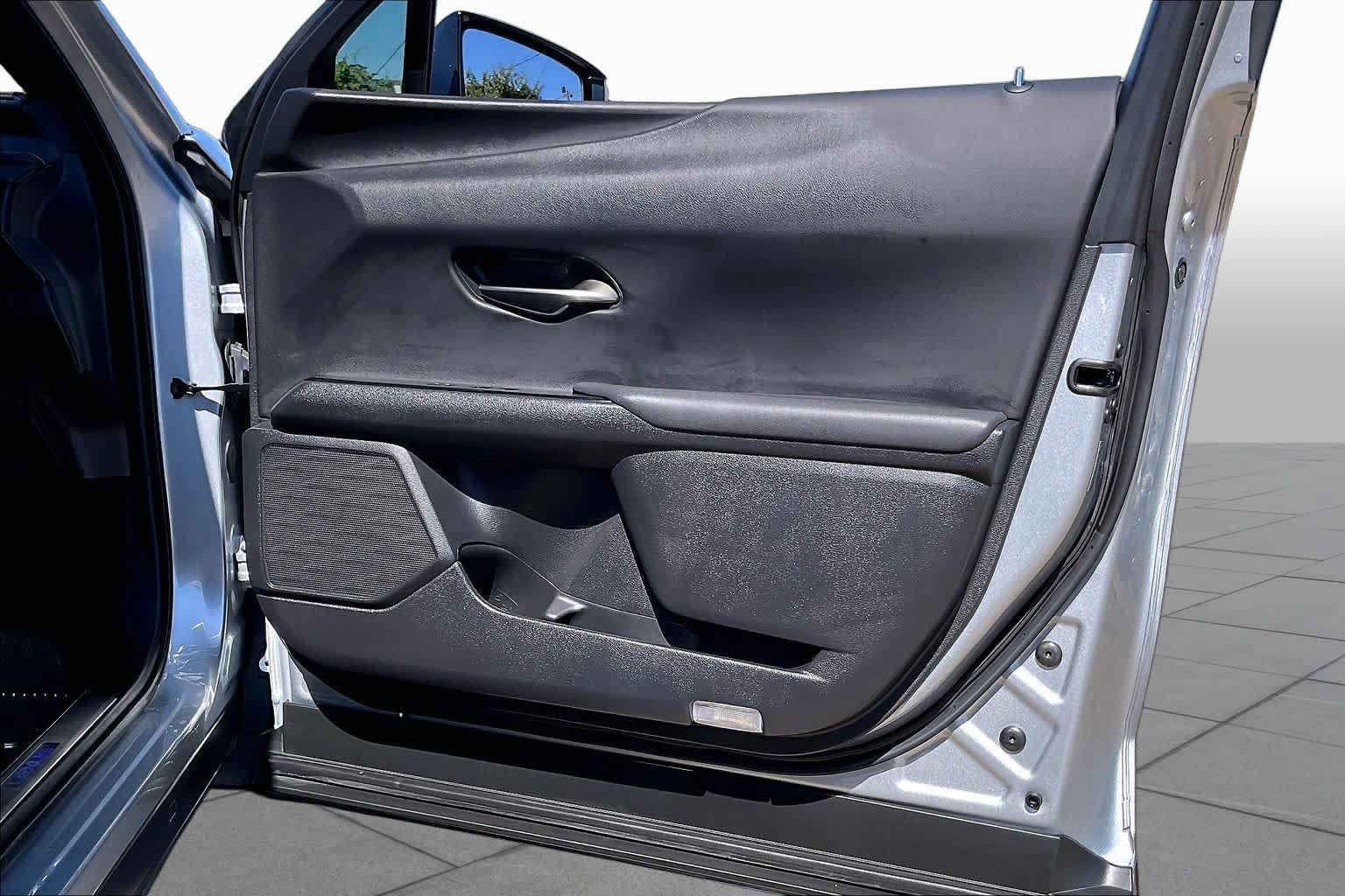 Used 2023 Lexus UX 250h FWD w/ Accessory Package (Z2) image 22